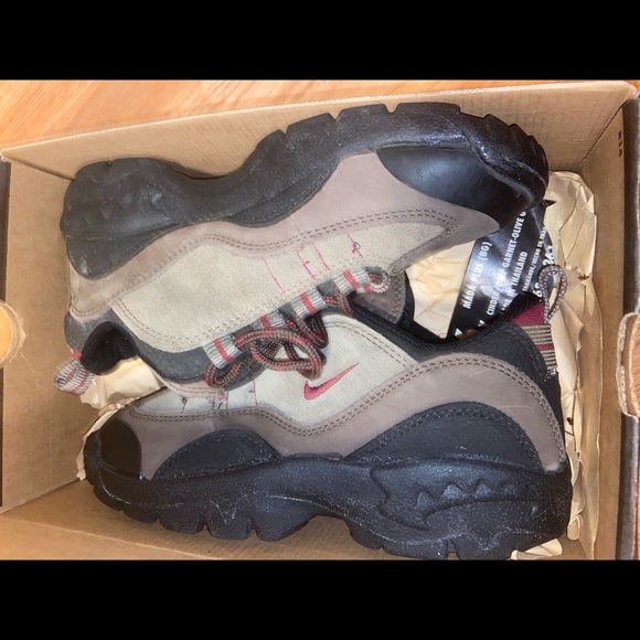 Nike VINTAGE ACG boots size 6 Woman - Picture 3 of 3